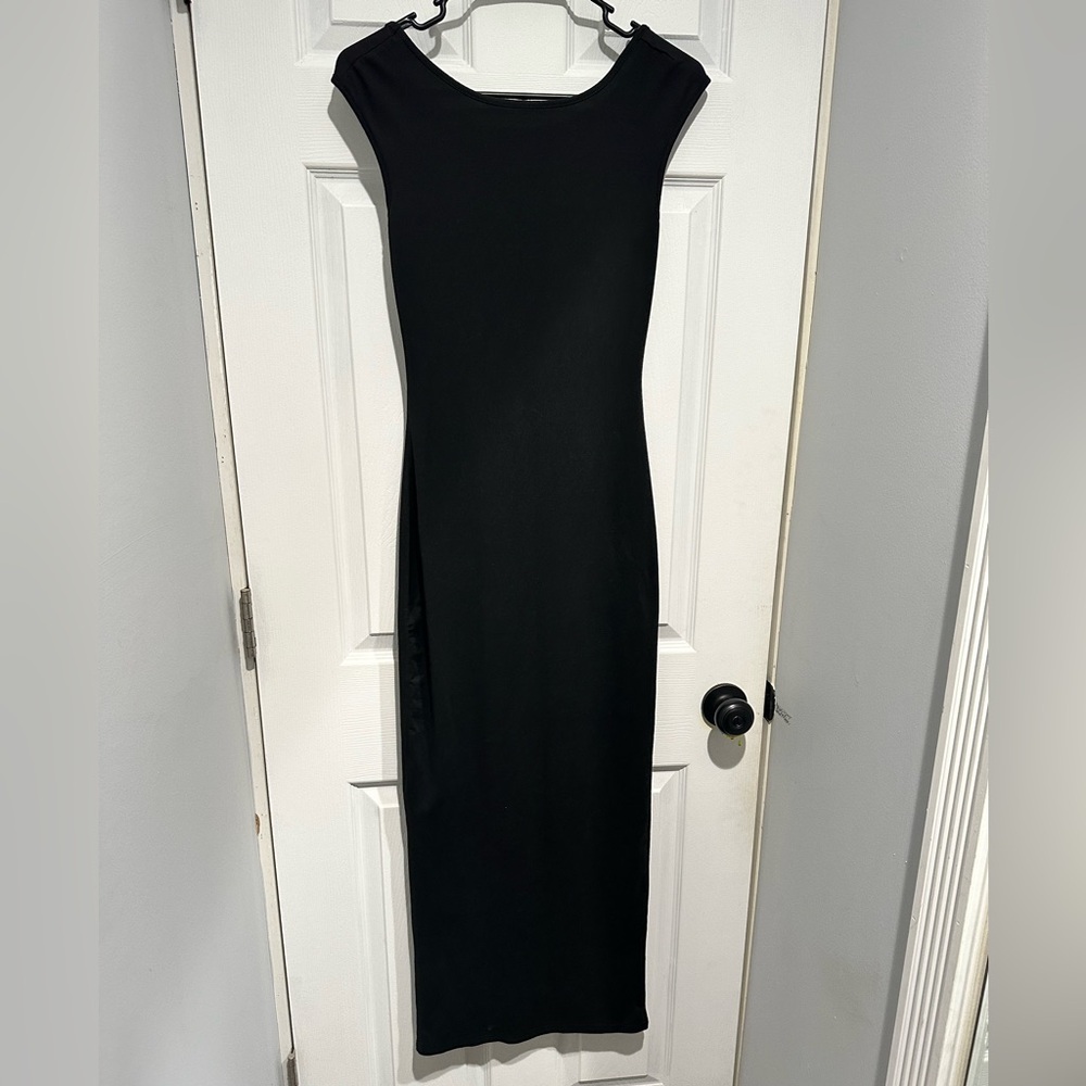 Maxi backless black dress